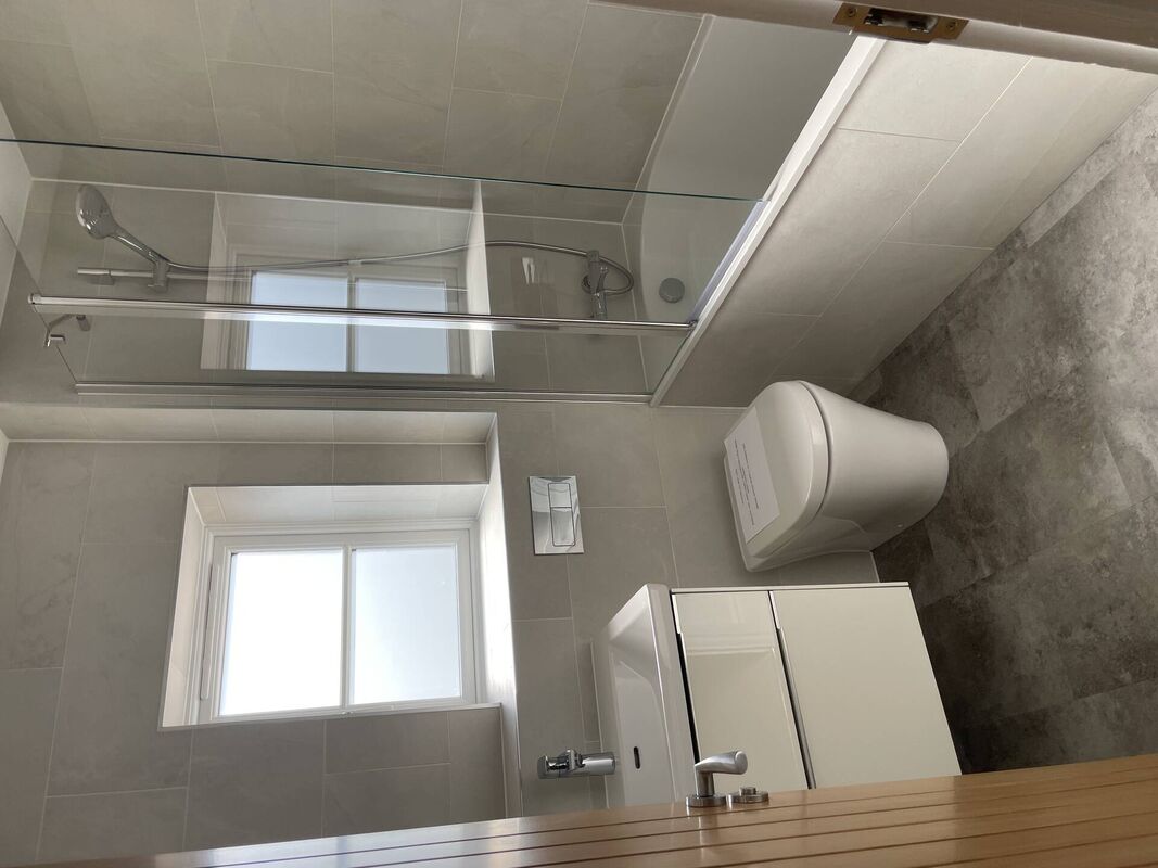 Pepys Lane - Bathroom